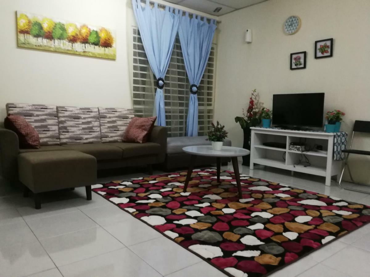 טנג'ונג מלים A1-04-03 Damiana Apartment מראה חיצוני תמונה
